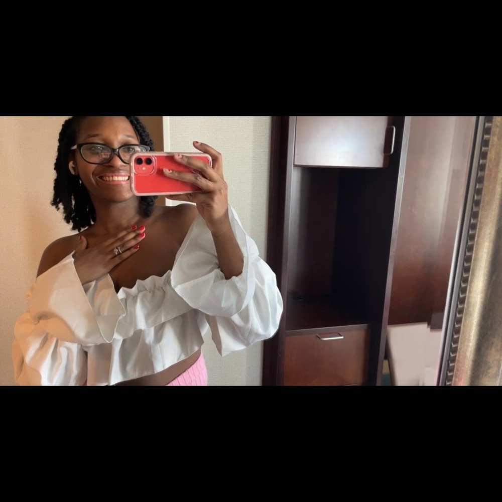 Meet your Posher, Mia 🤍🌸